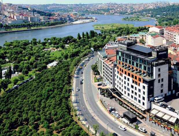 Exterior view of the hair transplant hotel Mövenpick Istanbul Golden Horn