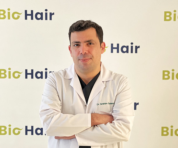 Foto del Dr. Ibrahim, lo specialista di trapianto di capelli