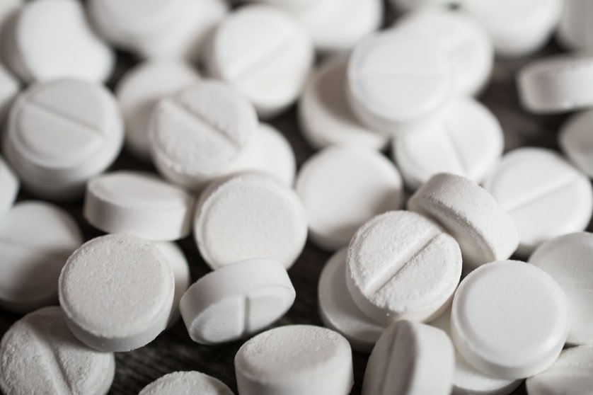 Große Menge an Antidepressiva Tabletten nebeneinander