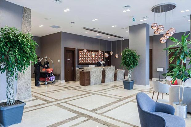 Die Lobby des Haartransplantation Hotel Ramada By Wyndham